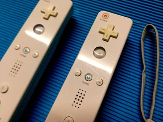 x2 Mandos Nintendo Wii Motion Blancos + Correas