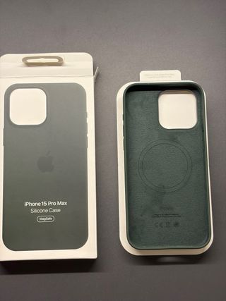 Custodia iPhone 15 Pro Max Silicone MagSafe Apple