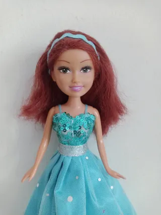 Muñeca sin marca de 25 cm con vestido y zapatos