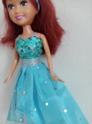 Muñeca sin marca de 25 cm con vestido y zapatos