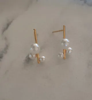 Pendientes Plata Ley, baño de Oro 18k Perlas