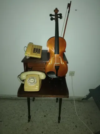 Teléfono antiguo Solac P-3241 amarillo