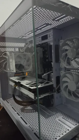 PC Gaming BLANCO Panorámico i5 10th | Vega 56