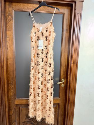 Abito lungo beige con paillettes