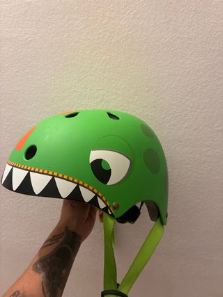 Casco bici infantil dinosaurio verde