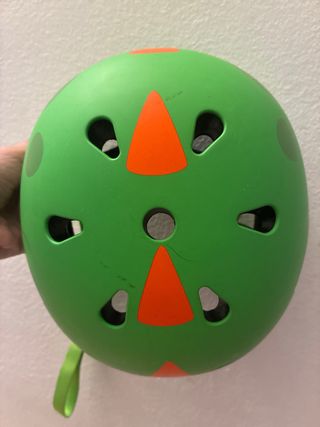 Casco bici infantil dinosaurio verde