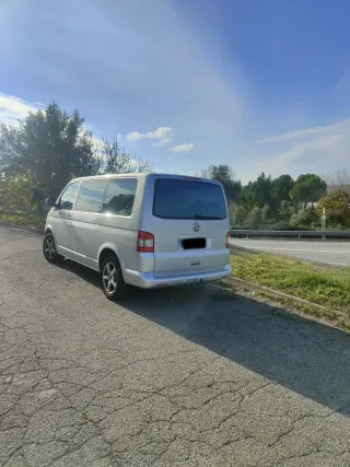 Volkswagen Caravelle 2011