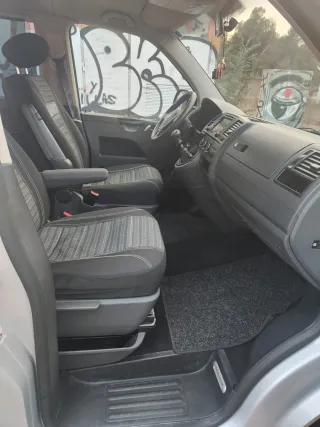 Volkswagen Caravelle 2011