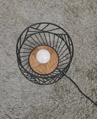 Candeeiro de mesa metal e madeira