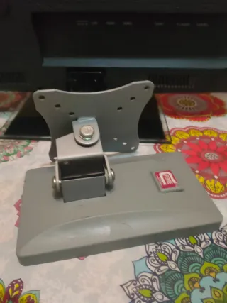 Televisor OKI 22 LED Plano con dvd  y usb