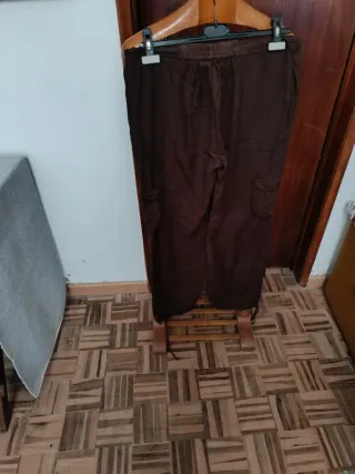 Calças cargo castanhas