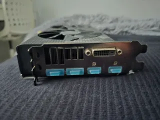 Tarjeta Gráfica Sapphire ATI Radeon RX570 4gb