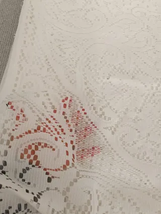 Toalha de mesa  arrendada branca