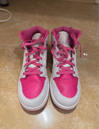 Jordan 1 Mid Rosa y Blanco