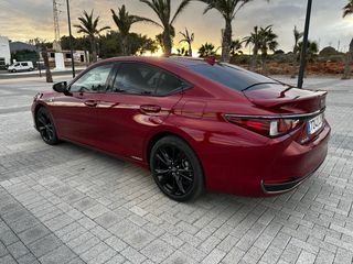 Lexus ES 2020