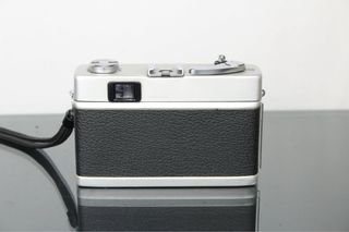 Cámara Konica C35 Analógica Plata y Negra