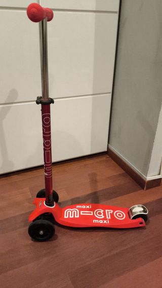 Patinete 3 Ruedas Maxi Micro color Rojo