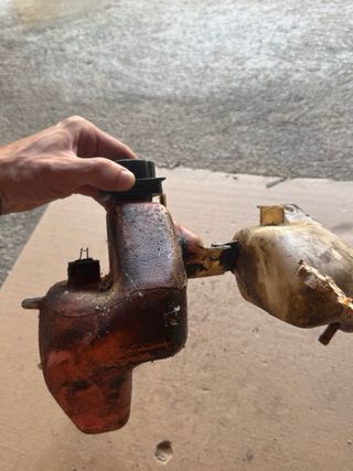 Reservatório Autolube e Anticongelante Honda NSR