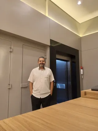 Busco trabajo. Ayudante. Servicios generales.