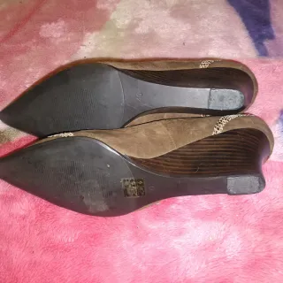 Zapatos de cuña marrones