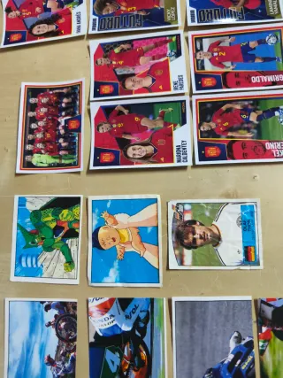 Lote cromos Panini ,años 80-90-2024.