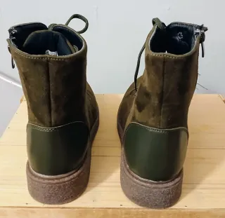 Botines verdes estilo militar