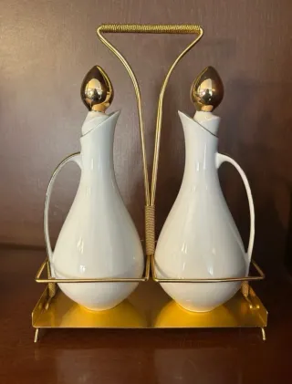 Aceitera y Vinagrera Antigua con Soporte Dorado