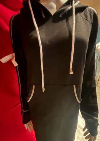 Vestido Sudadera Negro con Capucha