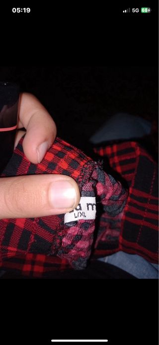 Pantaloni quadri rossi e neri elasticizzati L