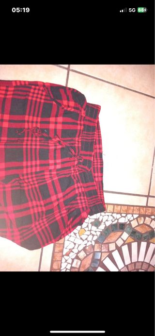 Pantaloni quadri rossi e neri elasticizzati L