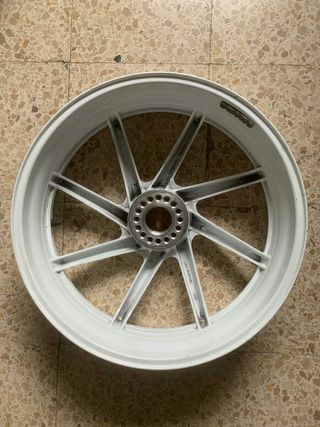 Llanta Trasera Honda RC30