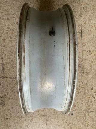 Llanta Trasera Honda RC30