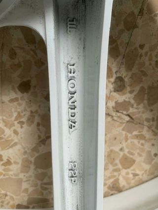 Llanta Trasera Honda RC30