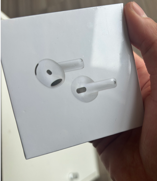 AirPods 4 ANC