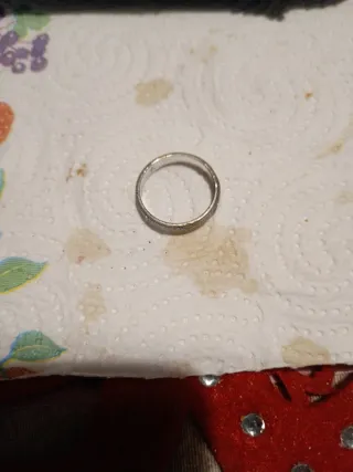 Anello bigiotteria con brillantini