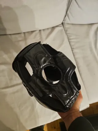 Casco de boxeo negro