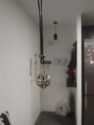 Llamador de ángel corona baño plata.