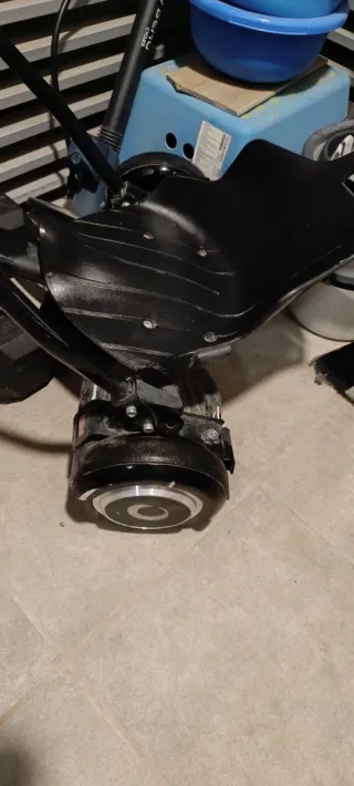 Hoverboard con asiento de coche