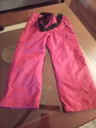 Pantalón de esquí rosa con tirantes