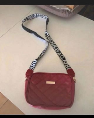 Bolso bandolera rojo kuchen