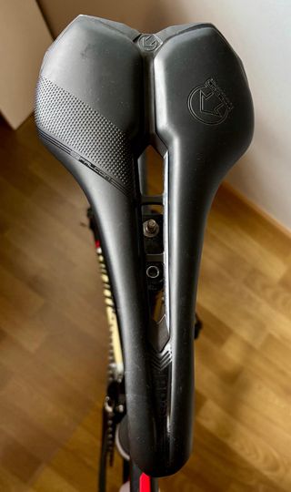 Sillín Pro Falcon Performance Negro