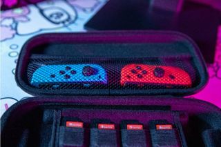 Custodia protettiva Hello Kitty per Nintendo Switch e Switch Lite