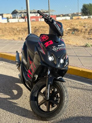 Yamaha Jog RR Negra
