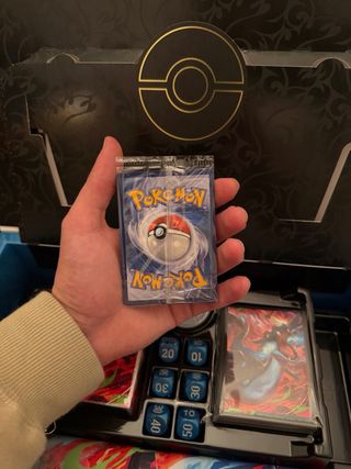 Mega Charizard X + Tappetino e Mazzo