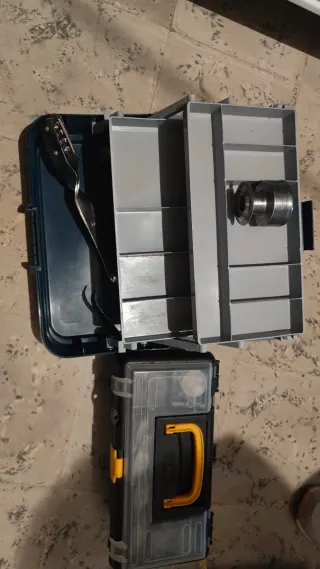 Cañas de pescar y carretes