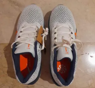 Zapatillas Running de Hombre NIKE talla 42