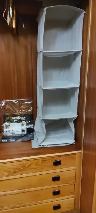 Colgadores de ropa, armarios, ropero