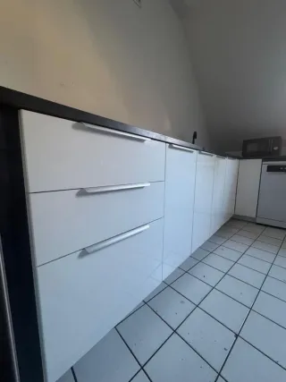 Cocina IKEA Negra y Blanca