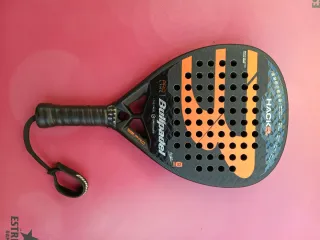Pala pádel Bullpadel Hack 03 CMF . Medio partido