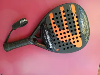 Pala pádel Bullpadel Hack 03 CMF . Medio partido